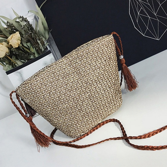 PRICE DROP! Tassle Gold Purse! - Picture 2 of 3